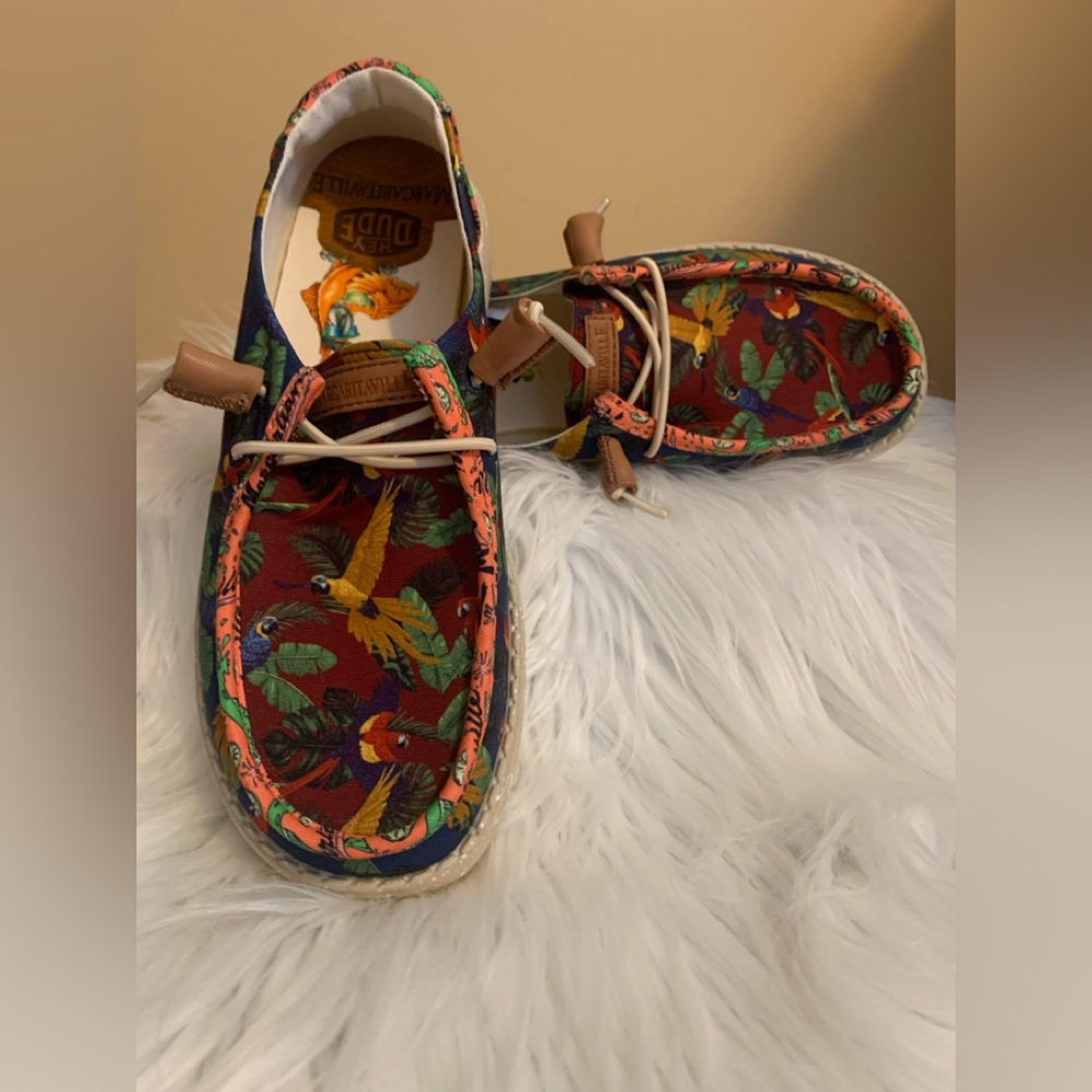 HEY DUDE Wendy Margaritaville colorful casual slip on loafers ladies size 6 NWOT